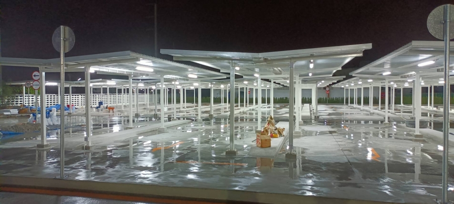 ก่อสร้างโรงจอดรถและโรงอาหาร
